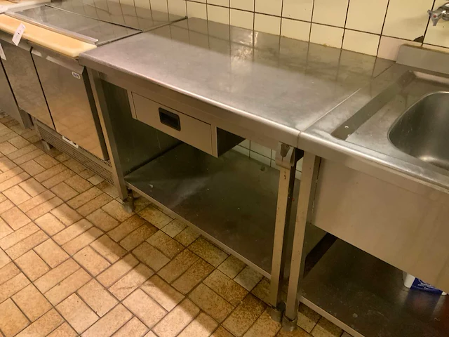 Rvs werktafel - afbeelding 2 van  4