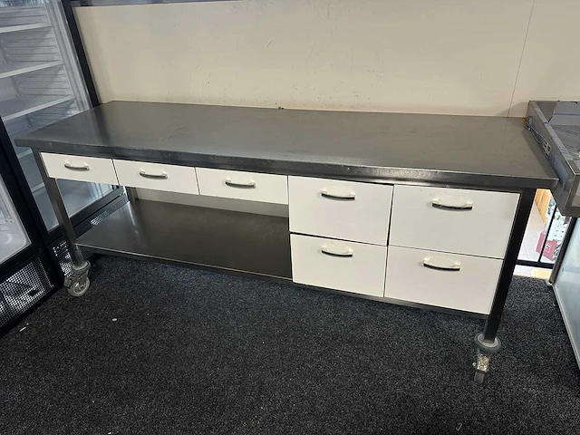 Rvs werktafel - afbeelding 1 van  7