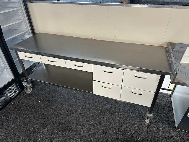 Rvs werktafel - afbeelding 2 van  7