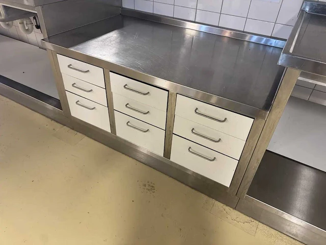 Rvs werktafel - afbeelding 1 van  4
