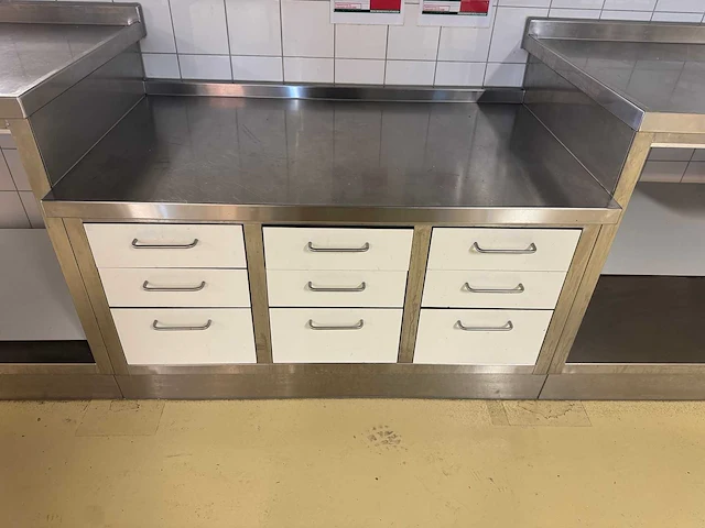 Rvs werktafel - afbeelding 2 van  4