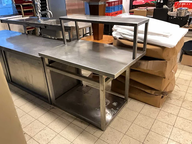 Rvs werktafel - afbeelding 1 van  5