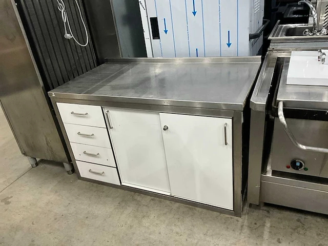 Rvs werktafel - afbeelding 2 van  7
