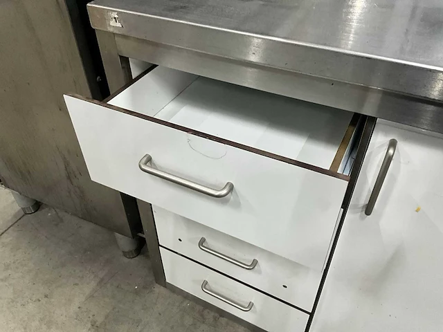 Rvs werktafel - afbeelding 4 van  7