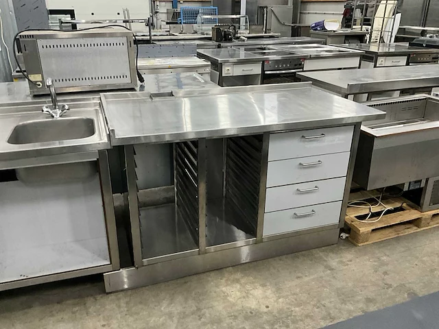 Rvs werktafel - afbeelding 1 van  7