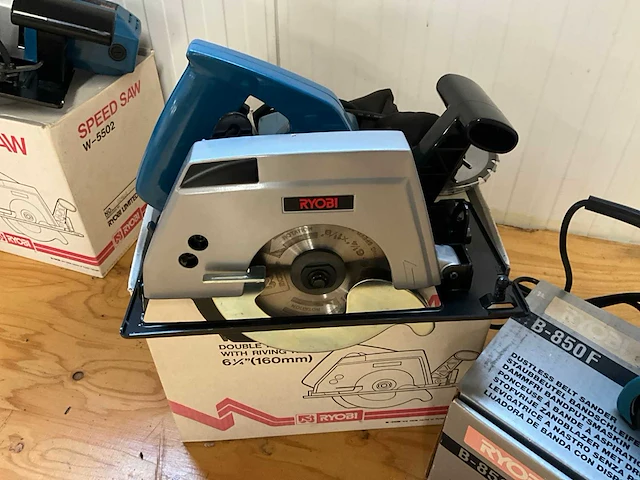 Ryobi cirkelzaagmachine & bandschuurmachine - afbeelding 2 van  8
