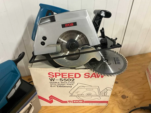 Ryobi cirkelzaagmachine & schuurmachine - afbeelding 2 van  8