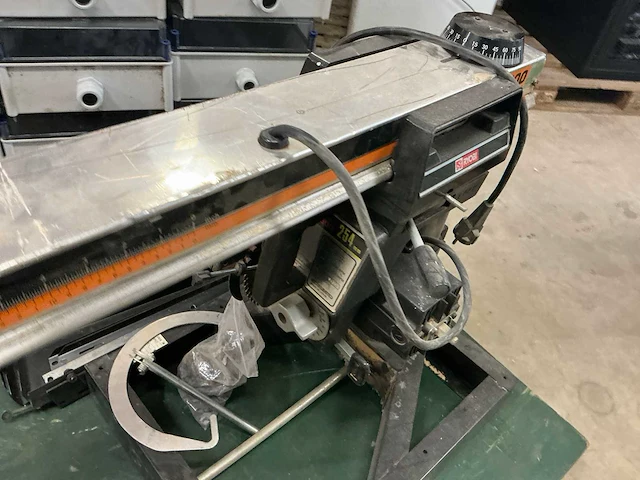 Ryobi ra-2500 radiaalafkortzaagmachine - afbeelding 5 van  7