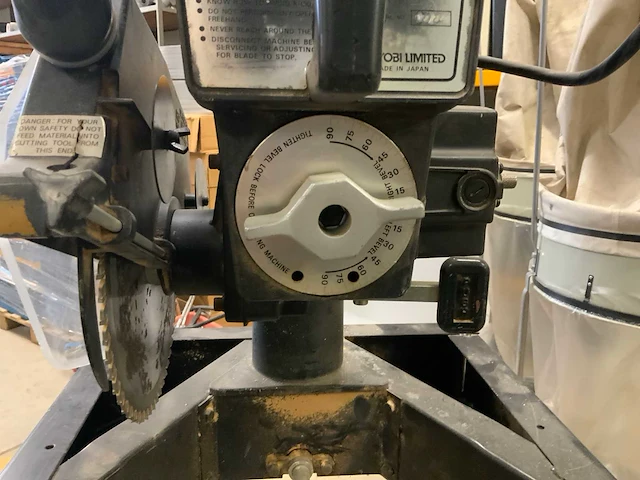 Ryobi ra 2500 radiaalafkortzaagmachine - afbeelding 5 van  6