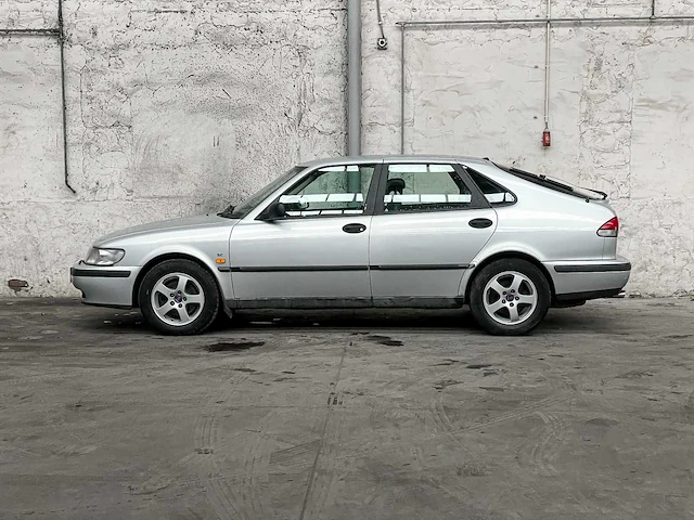 Saab 9-3 2.0t s 154pk 1999, xp-sv-75 - afbeelding 2 van  32