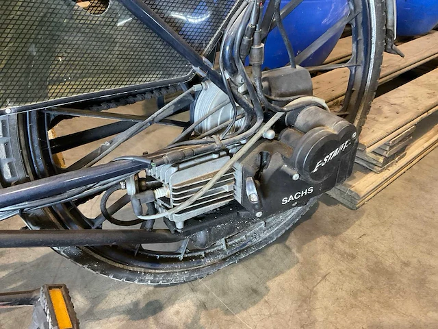 Sachs saxonette fiets met brandstof motor - afbeelding 4 van  9