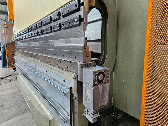Safan - plcs 80 3600 ts1 - cnc kantbank - 1997 - afbeelding 2 van  8