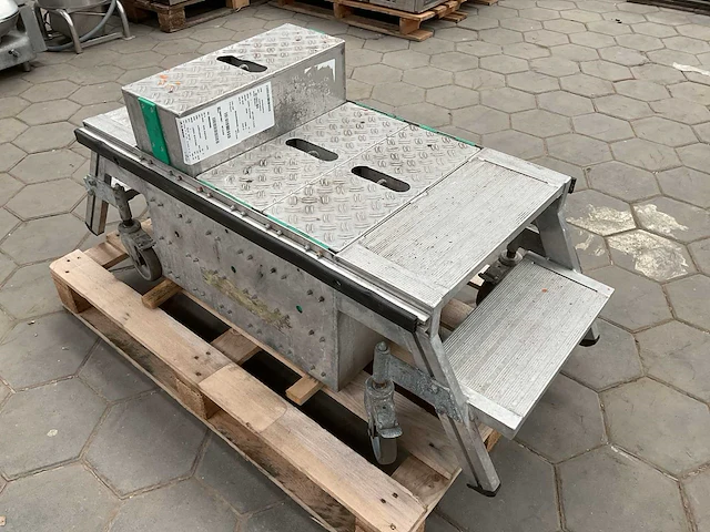 Safety step ladder - afbeelding 3 van  4