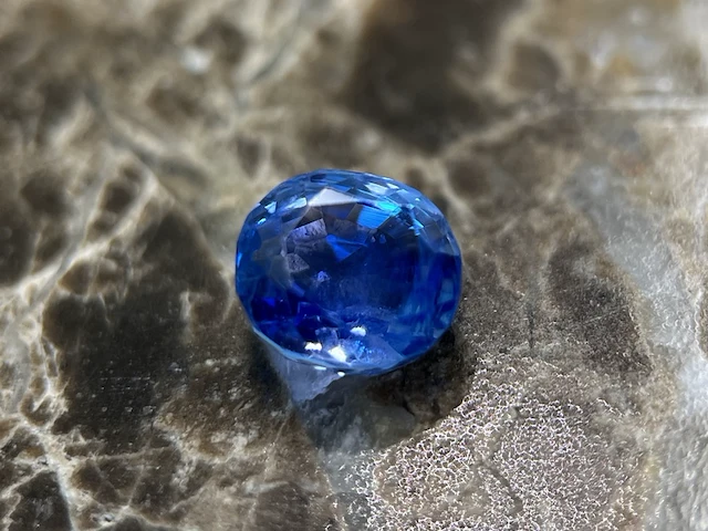 Saffier - 1.55 carat volledig natuurlijke saffier - afbeelding 1 van  5
