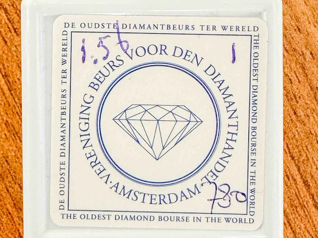 Saffier - 1.56 carat natuurlijke groene saffier - afbeelding 2 van  4