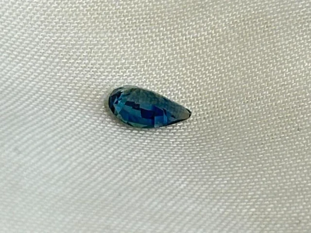 Saffier - hoge kwaliteit saffier van 0.62 carat - afbeelding 2 van  4