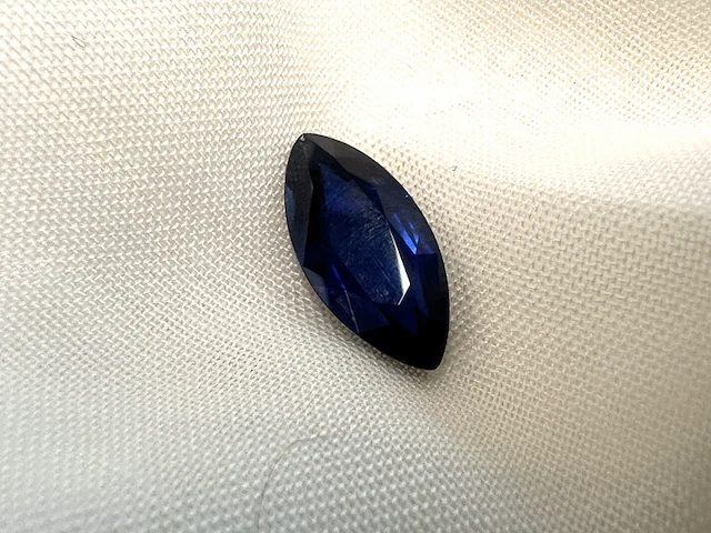 Saffier - natuurlijke saffier van hoge kwaliteit met nel certificaat 3.38 carat - afbeelding 2 van  6