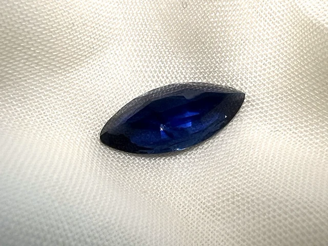 Saffier - natuurlijke saffier van hoge kwaliteit met nel certificaat 3.38 carat - afbeelding 4 van  6