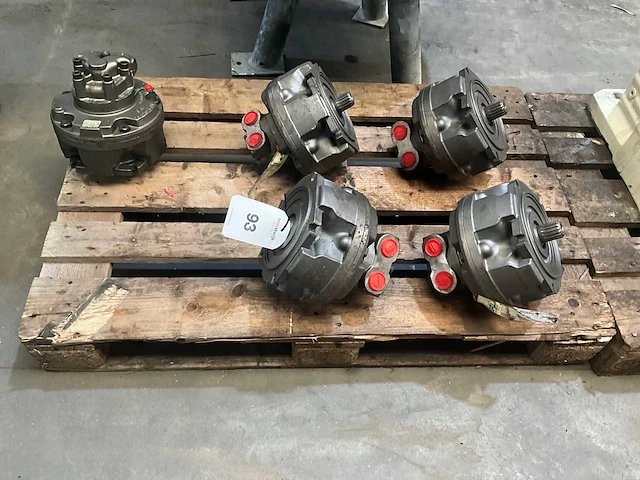 Sai d40 hydrauliek motor (5x) - afbeelding 1 van  5