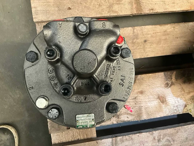 Sai d40 hydrauliek motor (5x) - afbeelding 2 van  5