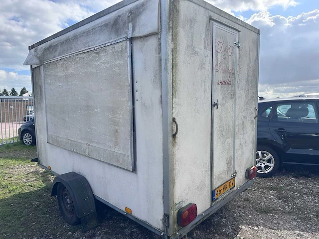 Sallas - met inrichting - food trailer - 46-wk-dv - afbeelding 12 van  18