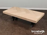 Salontafel eiken visgraat blad 140 x 70 cm - afbeelding 1 van  5
