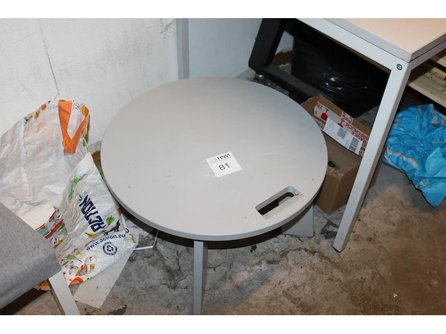 Salontafel met doorsnede 60 cm en hoogte 35 cm. - afbeelding 1 van  2
