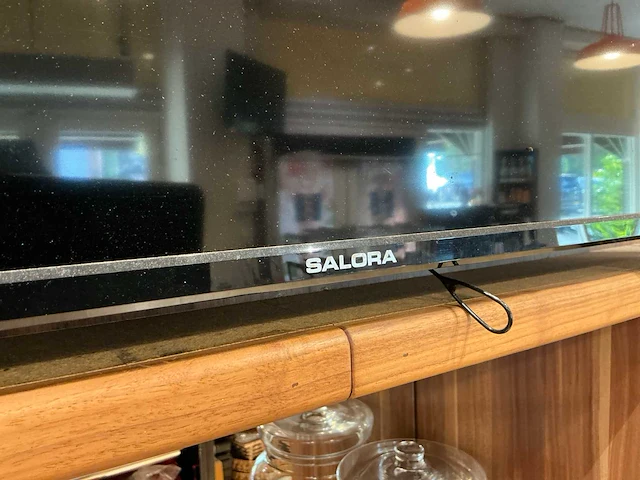 Salora 42 inch televisie - afbeelding 2 van  3