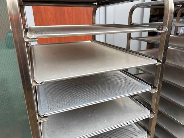 Salva - 2021 - metro - bakkerijoven - afbeelding 52 van  61