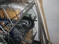 Salvage gerelateerde produkten w.o. bezems, plastic zakken, handschoenen, sealmateriaal, borstels, schuursp... - afbeelding 2 van  10