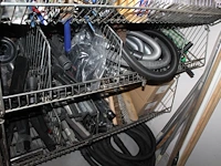 Salvage gerelateerde produkten w.o. bezems, plastic zakken, handschoenen, sealmateriaal, borstels, schuursp... - afbeelding 10 van  10