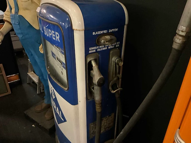 Salzkotten aral benzinepomp - afbeelding 6 van  6
