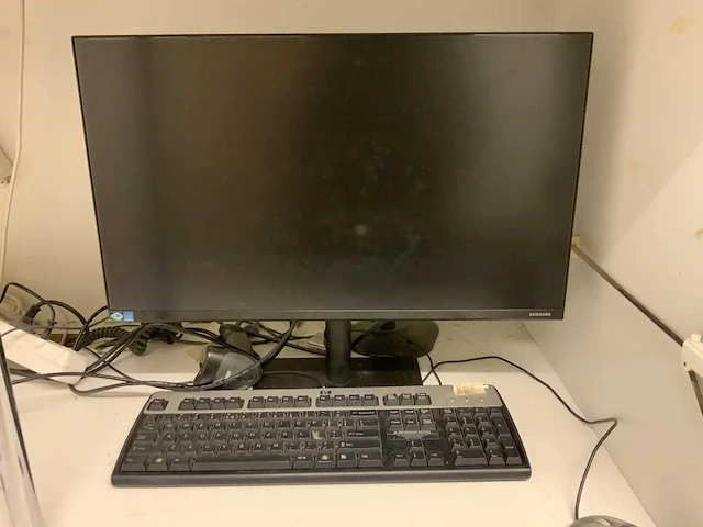 Samsung - monitor met muis en toetsenbord - afbeelding 1 van  1