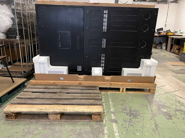 Samsung - oh85 - ultra hd - outdoor display - afbeelding 4 van  6