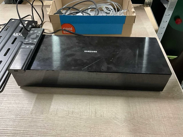 Samsung - qe65ls03bau - one connect - televisie - afbeelding 12 van  12