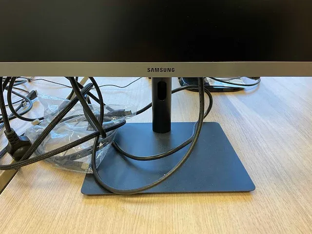 Samsung - s24r650fdu - monitor (2x) - afbeelding 2 van  4