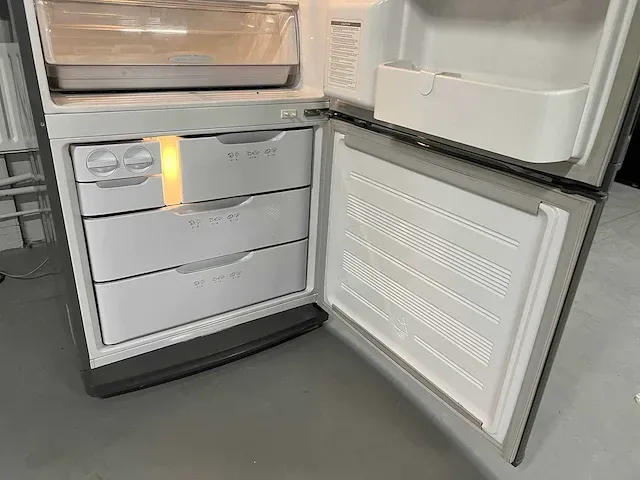 Samsung - samsung amerikaans koelkast + candy 3in1 trio gasfornuis + philips strijkijzer - afbeelding 17 van  23