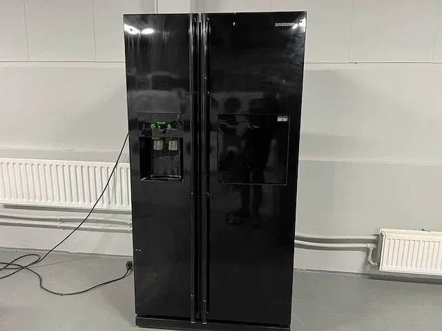 Samsung - samsung amerikaans koelkast + siemens inbouw oven + 2x kipplisch monitors - afbeelding 12 van  28