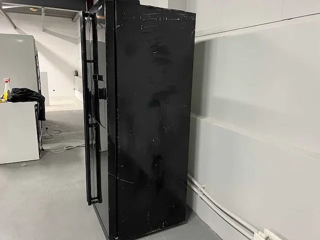 Samsung - samsung amerikaans koelkast + siemens inbouw oven + 2x kipplisch monitors - afbeelding 24 van  28