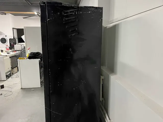 Samsung - samsung amerikaans koelkast + siemens inbouw oven + 2x kipplisch monitors - afbeelding 25 van  28