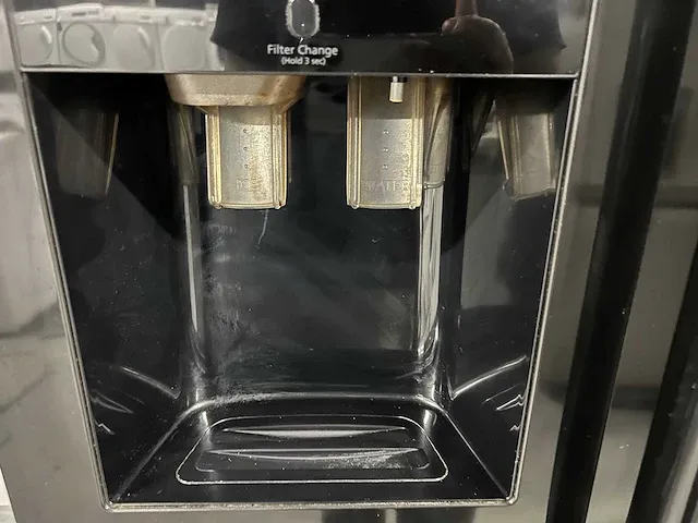 Samsung - samsung amerikaans koelkast + siemens inbouw oven + 2x kipplisch monitors - afbeelding 27 van  28