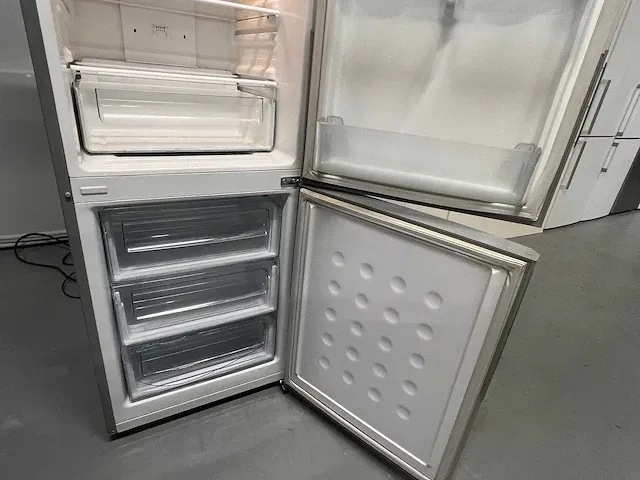 Samsung - samsung koelkast+ bosch inbouw oven + crockpot rijstkoker - afbeelding 20 van  23