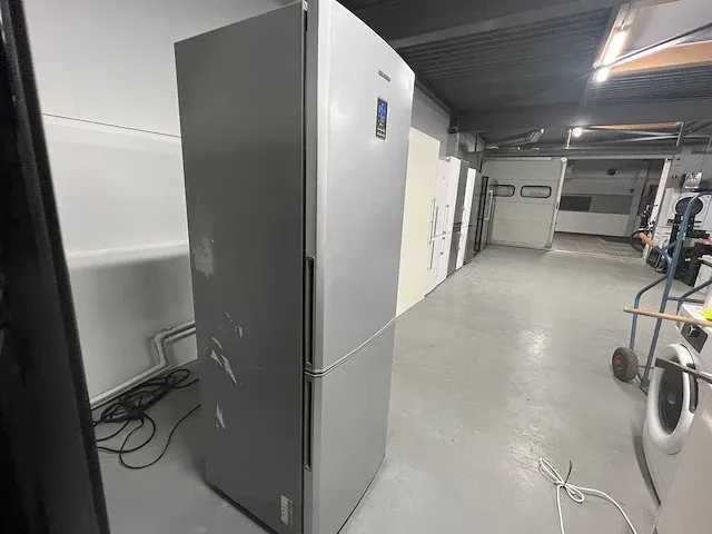 Samsung - samsung koelkast+ bosch inbouw oven + crockpot rijstkoker - afbeelding 21 van  23