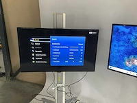 Samsung - smart televisie op verrijdbare standaard (2x) - afbeelding 3 van  8