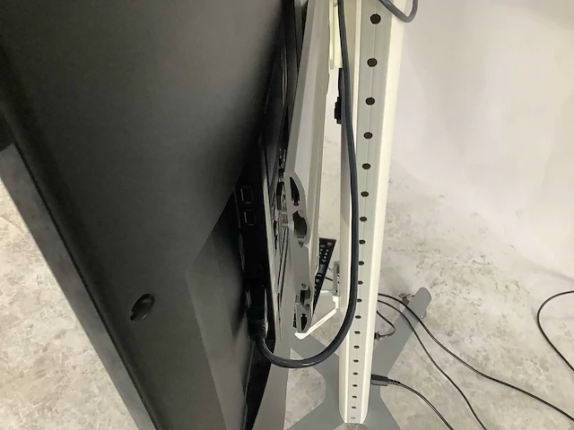 Samsung - smart televisie op verrijdbare standaard (2x) - afbeelding 7 van  8