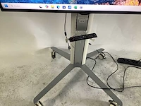 Samsung - smart televisie op verrijdbare standaard - afbeelding 2 van  5