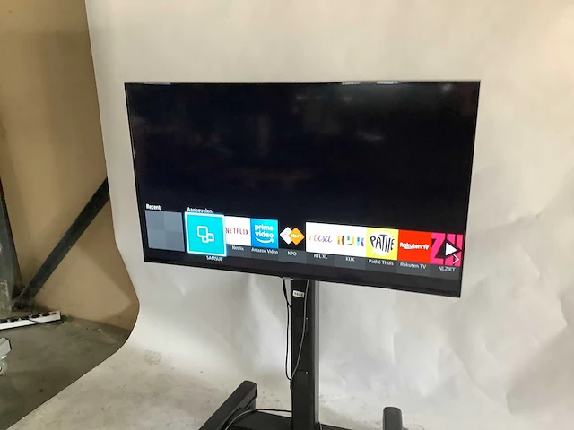 Samsung - smart televisie - afbeelding 1 van  7