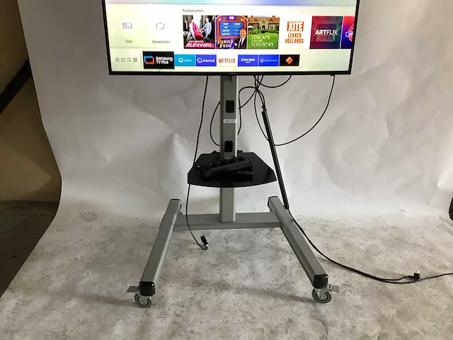 Samsung - smart televisie - afbeelding 2 van  6