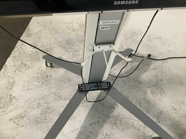 Samsung - televisie op verrijdbare standaard (2x) - afbeelding 6 van  6