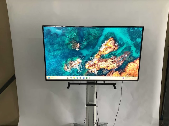 Samsung - televisie op verrijdbare standaard - afbeelding 1 van  5